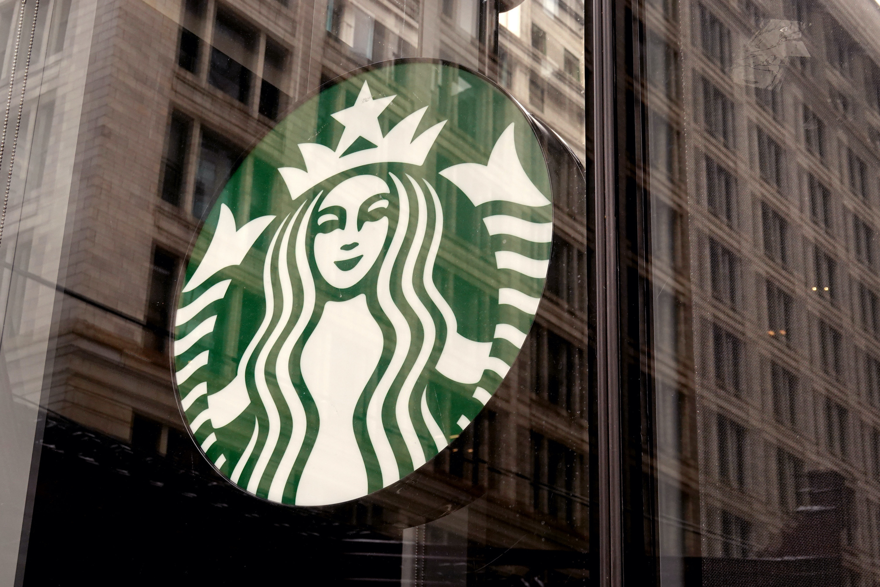 Starbucks will no longer require employees to get COVID-19 vaccine.