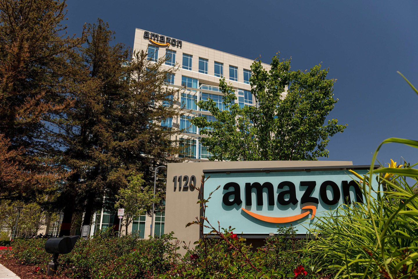 Amazon more than doubles its maximum base salary to $350,000 as it struggles to hire and retain talent