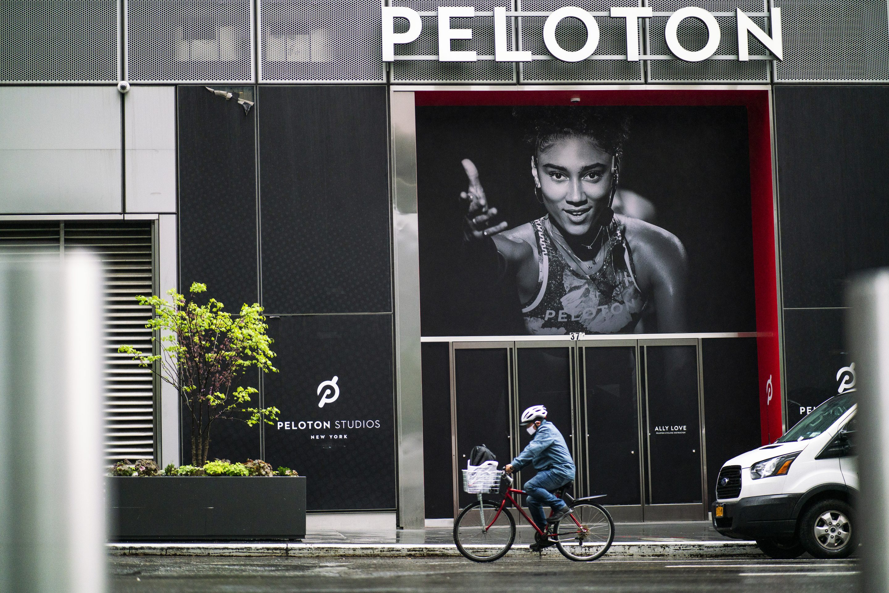 Peloton company recalled Its treadmills After One Child Died And others were Injured
