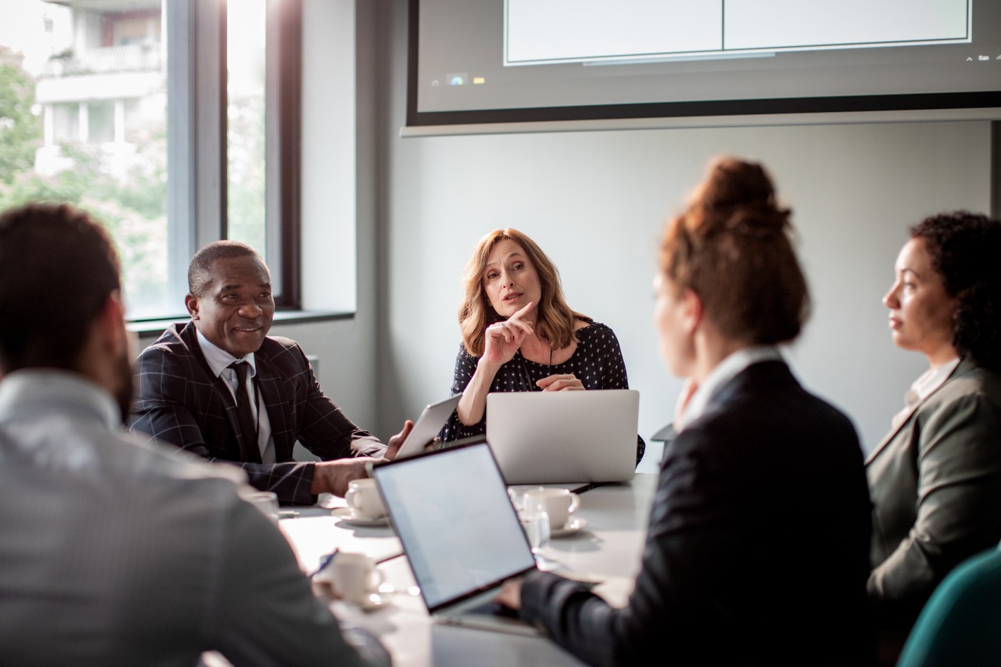 Companies think the 4-day workweek is the best way to get top employees, but bosses don’t want to actually do it