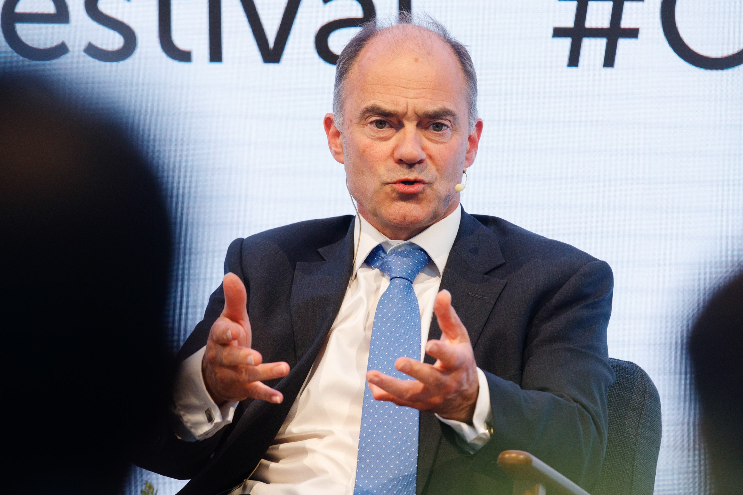 Rolls-Royce is offering the majority of staff a bonus and a pay raise to cope with inflation and a cost-of-living crisis.