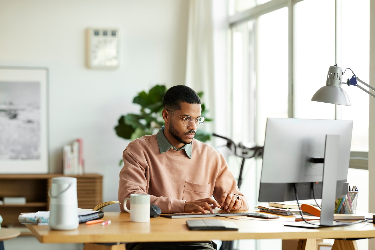 Work-from-home survey shows most employees suspect senior management wants them back at their desks