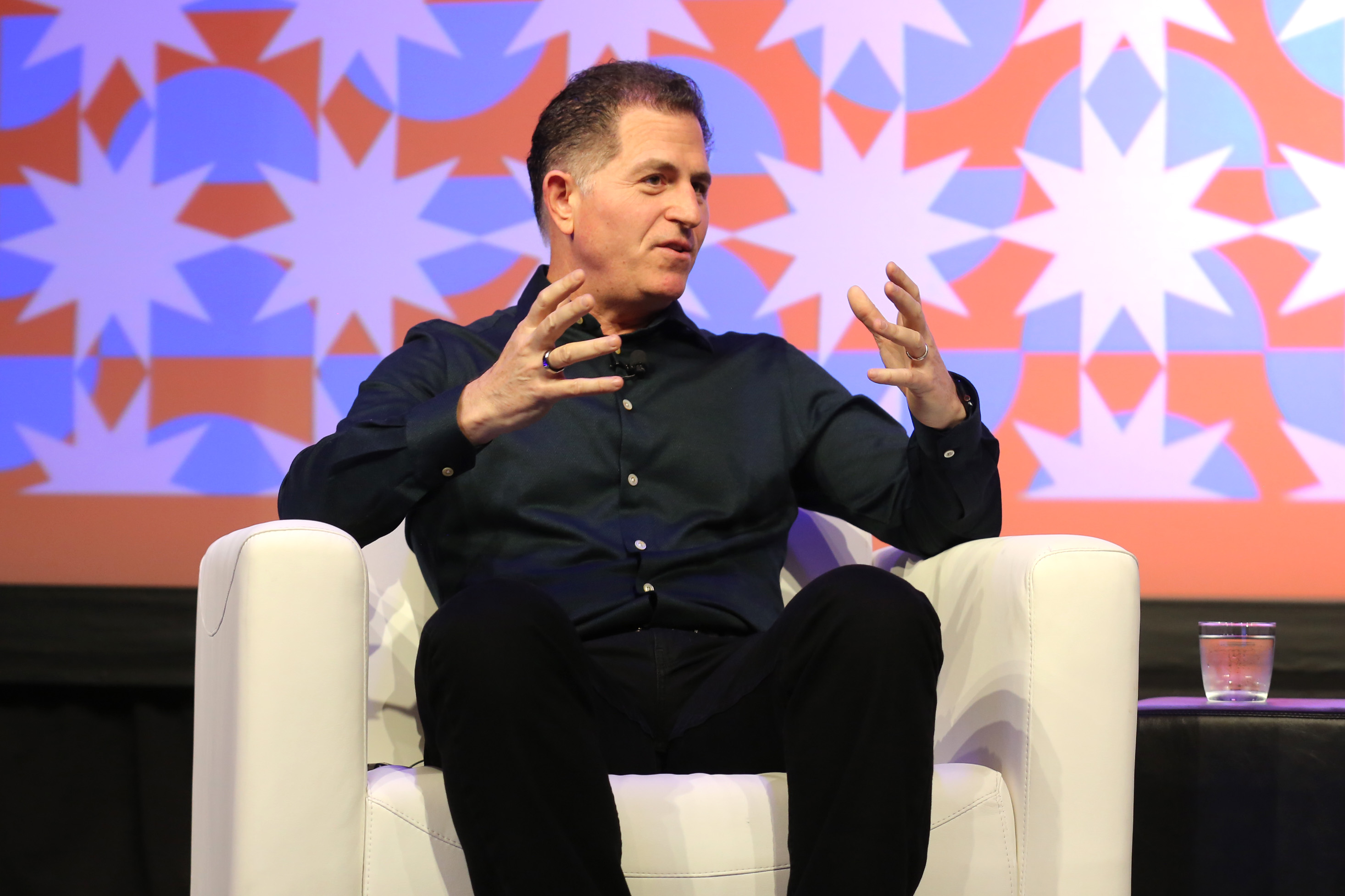 A company backed by Michael Dell is currently locked in a dispute with Elon Musk’s SpaceX that could potentially lead to the loss of internet services for Starlink’s U.S. customers.