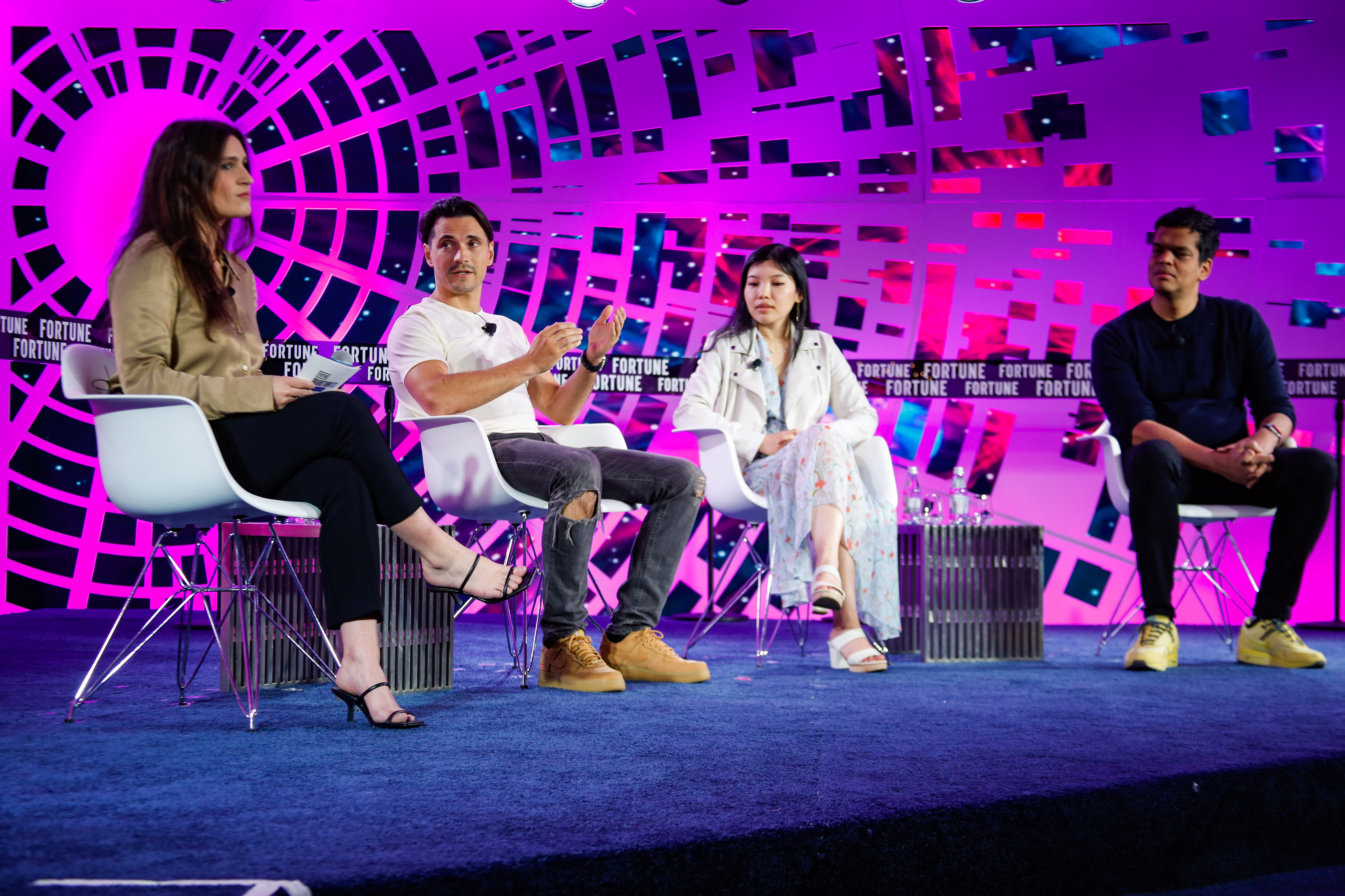 Fortune senior writer Anne Sraders speaks with Lightspeed Faction managing partner Sam Harrison, Variant general partner Li Jin, and a16z crypto general partner
Sriram Krishnan about the state of the crypto markets.