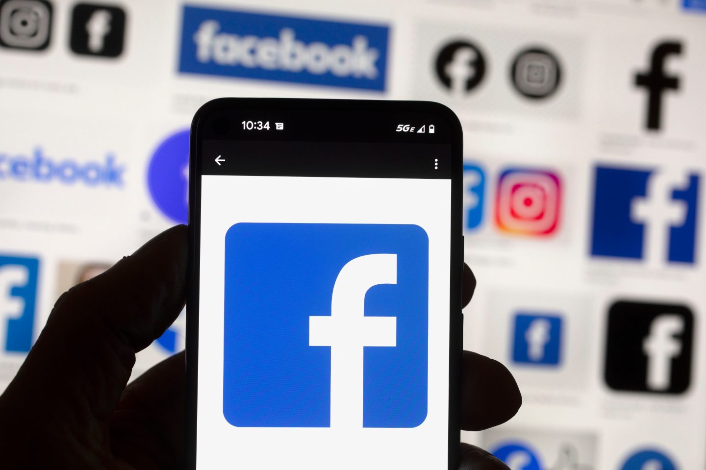 Meta fined $25 million for failing to reveal the buyers and targets of political ads it ran
