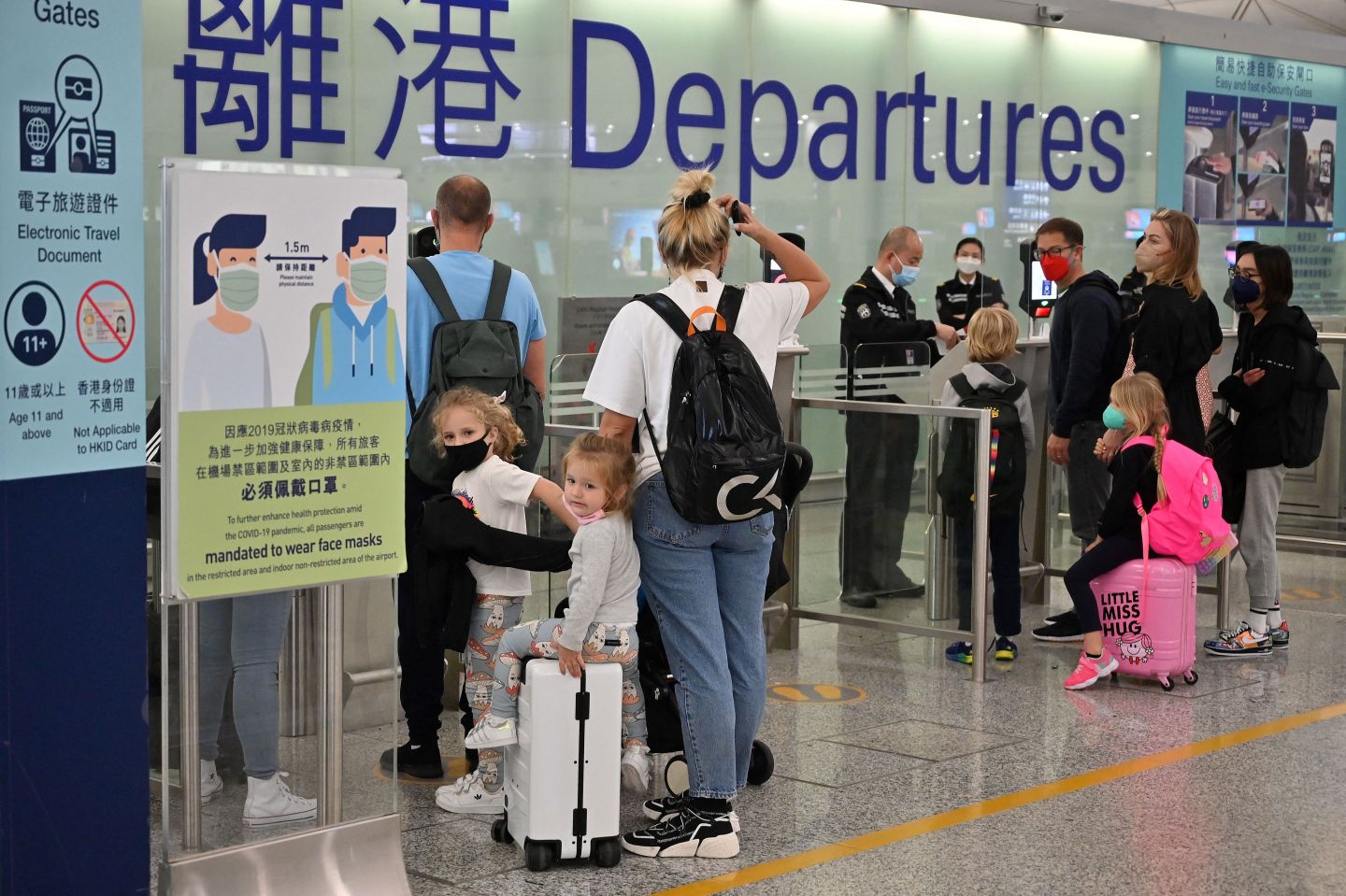 Hong Kong has a plan to stem its COVID brain drain. Here’s how its new visa stacks up to Singapore for high-earning expats