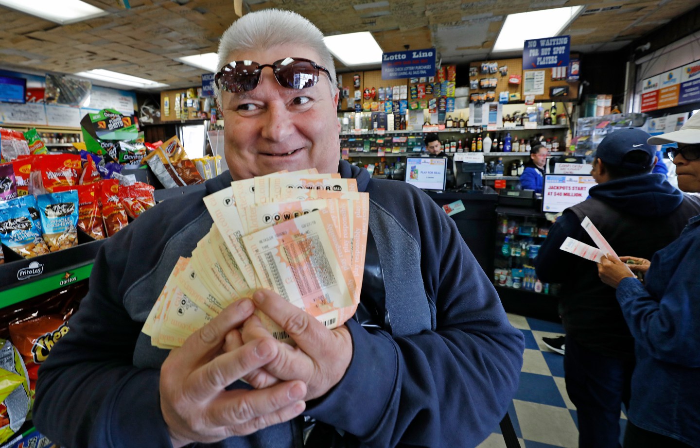 Financial planners to winners of tonight’s $1.2 billion Powerball jackpot: Don’t take it in cash
