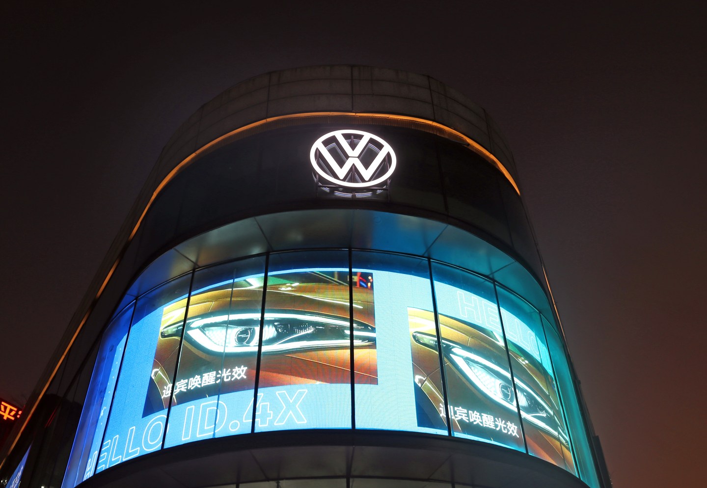 Twitter advertiser exodus deepens as Volkswagen, Pfizer and General Mills hit pause on ad spending
