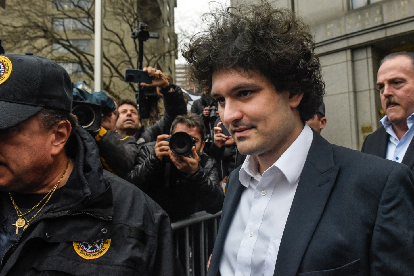Sam Bankman-Fried leaving court