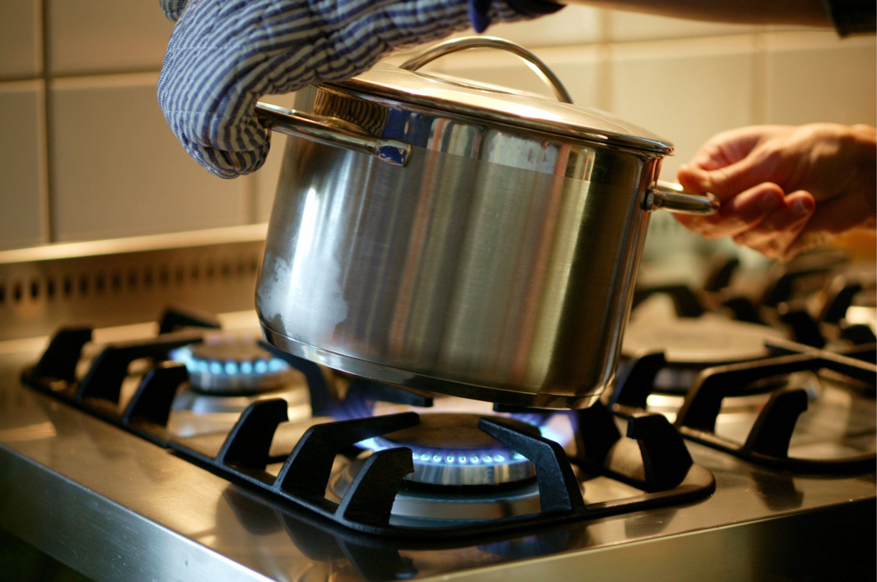 The federal government says it has no plans to ban gas stoves.