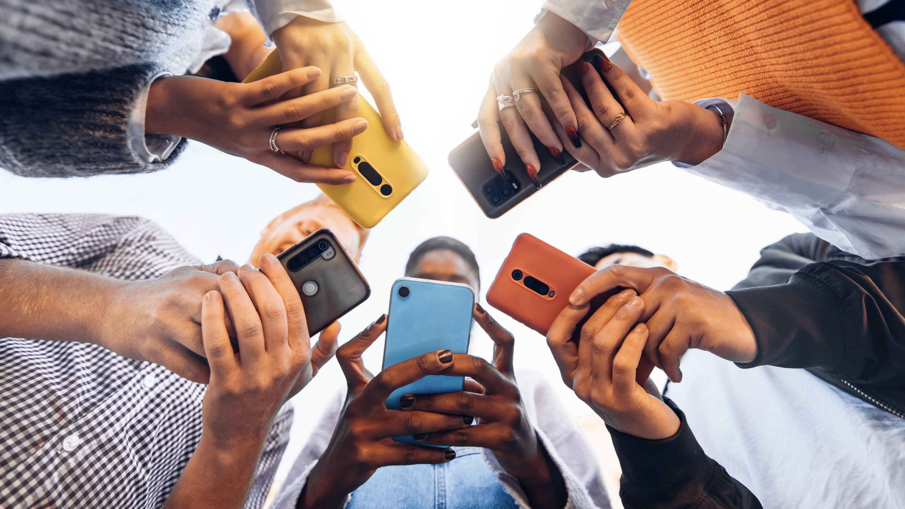 Using the right apps can help young people invest.
