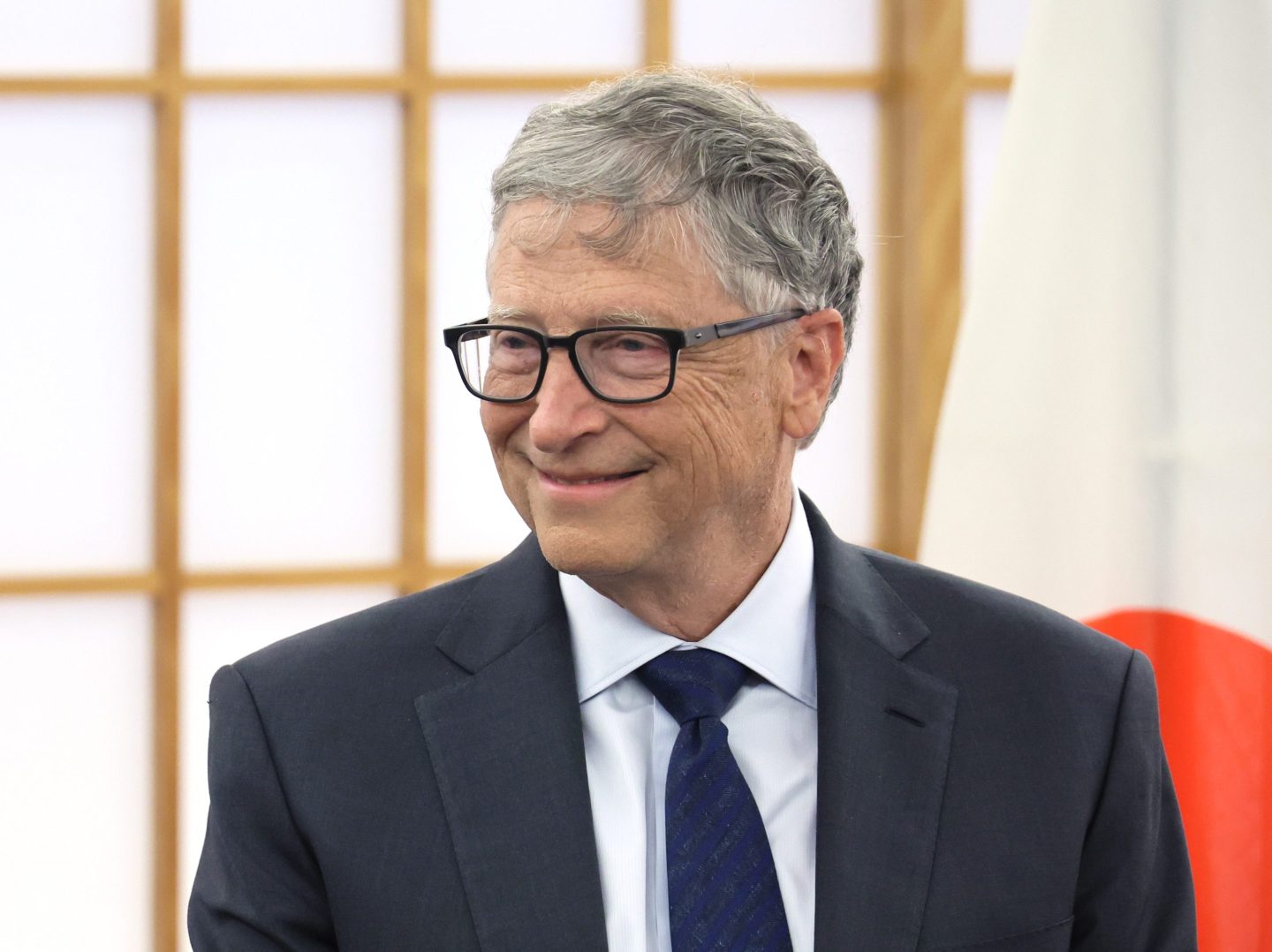 Bill Gates just bought a $902 million stake in Heineken—part of it is for him personally, and the rest for his charity