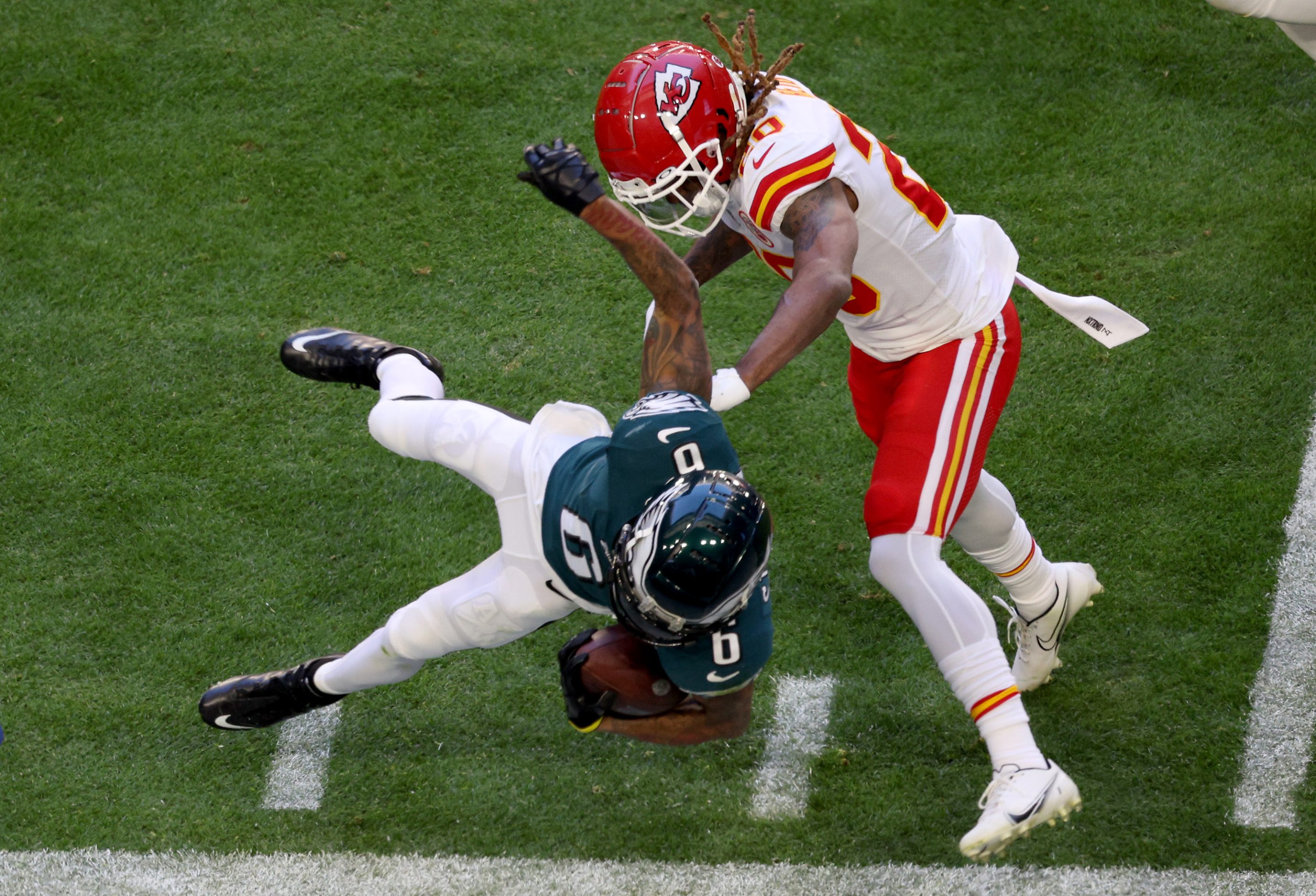 A play from the first quarter of Super Bowl LVII.