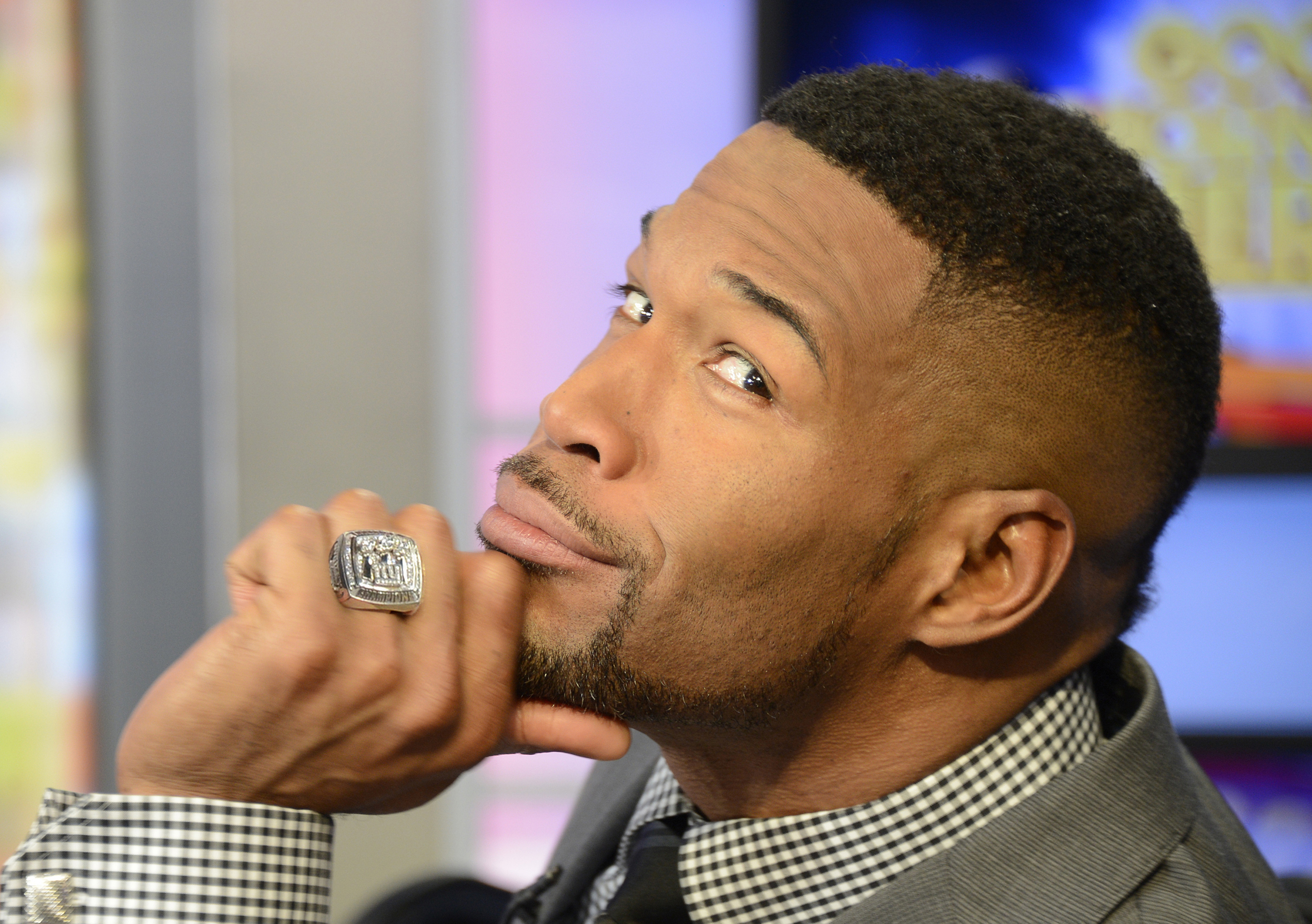 Michael Strahan wears his Super Bowl ring on Good Morning America.
