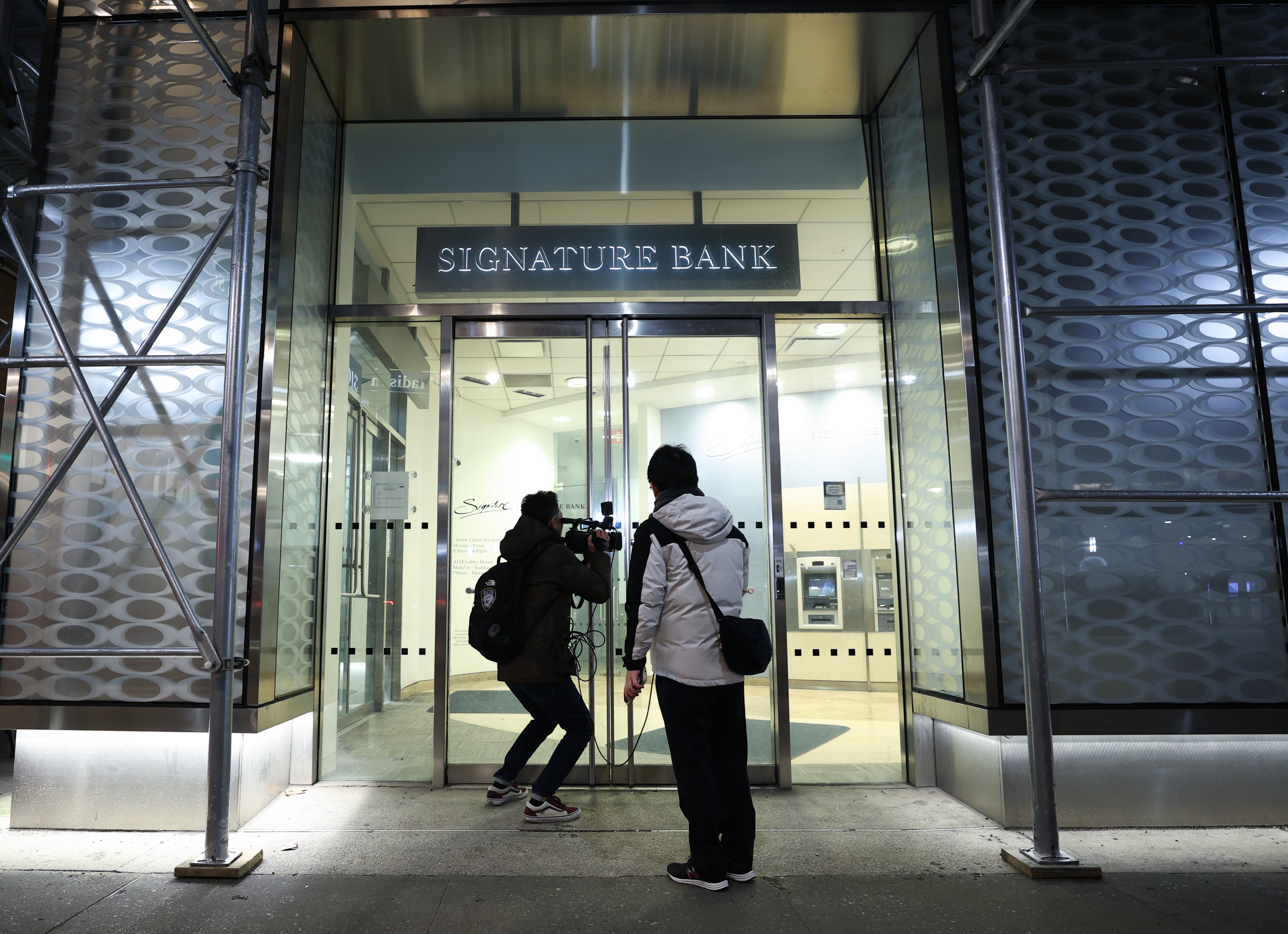 The Signature Bank headquarters at 565 Fifth Avenue in New York, US, on Sunday, March 12, 2023. Signature Bank was closed by New York state financial regulators on Sunday as the fallout from last week's implosion of SVB.