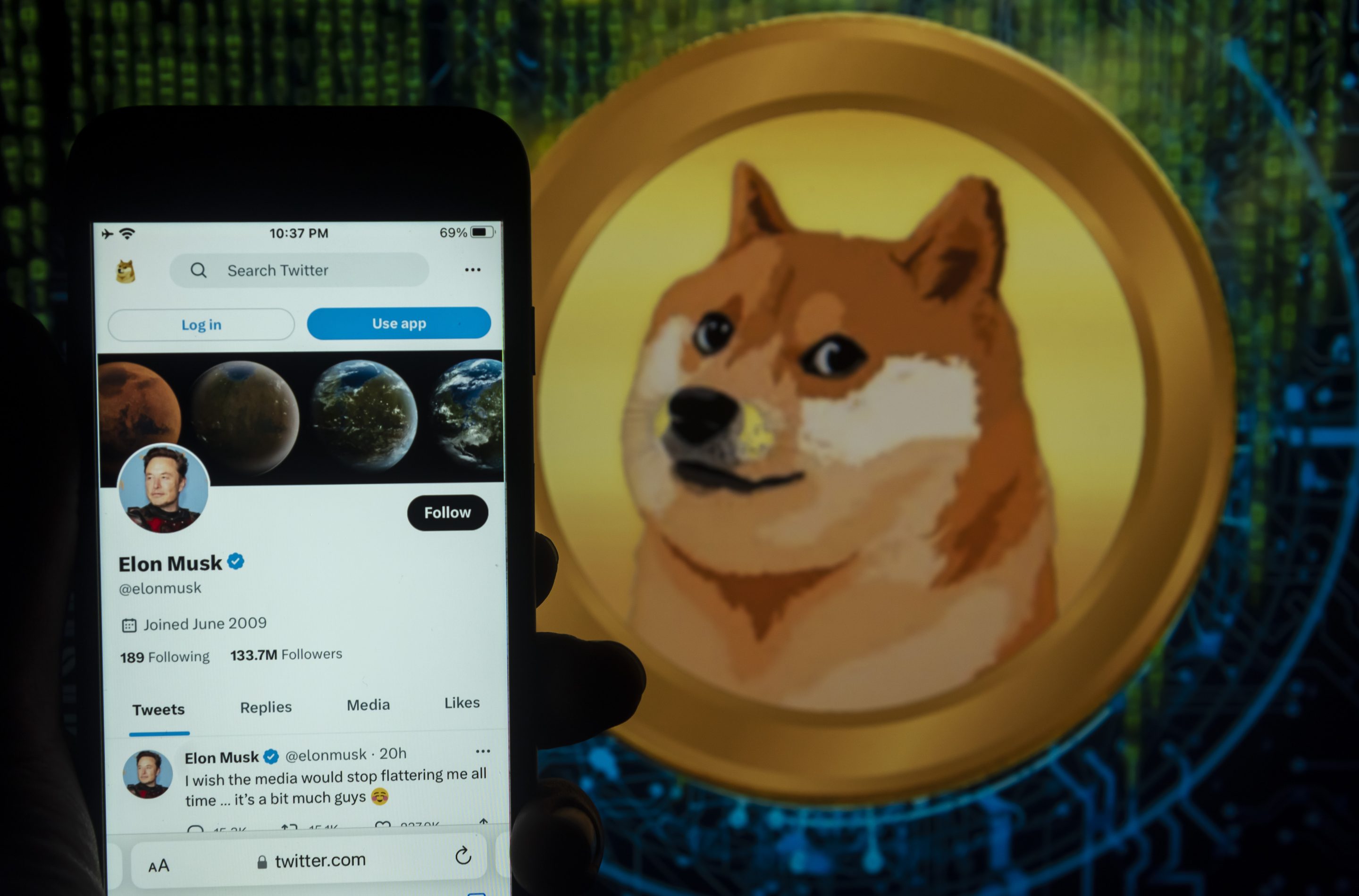 Twitter has removed the Dogecoin logo from its home button. 