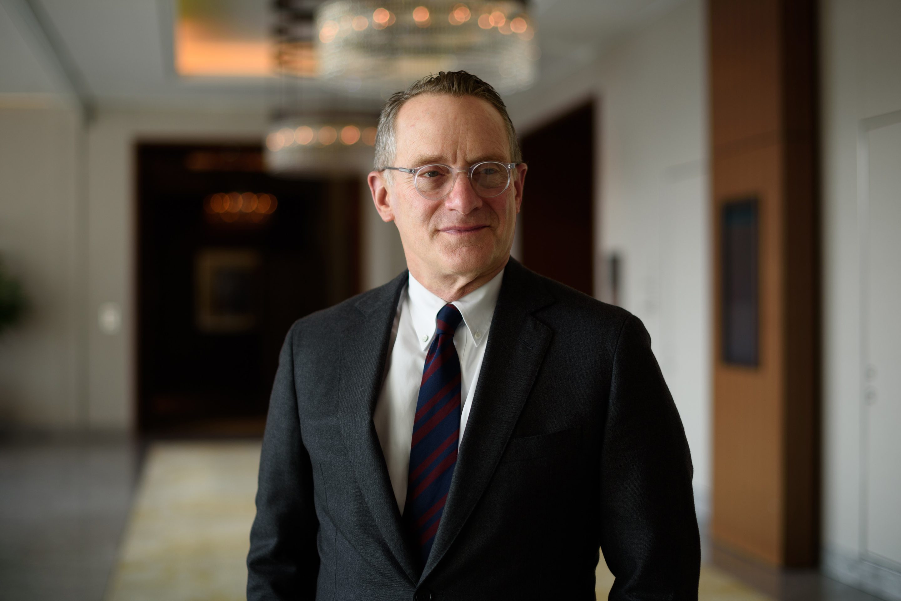 Howard Marks, chairman and co-founder of Oaktree Capital Group LLC, poses for a photograph ahead of a news conference in Tokyo, Japan, on Friday, Oct. 30, 2015. 