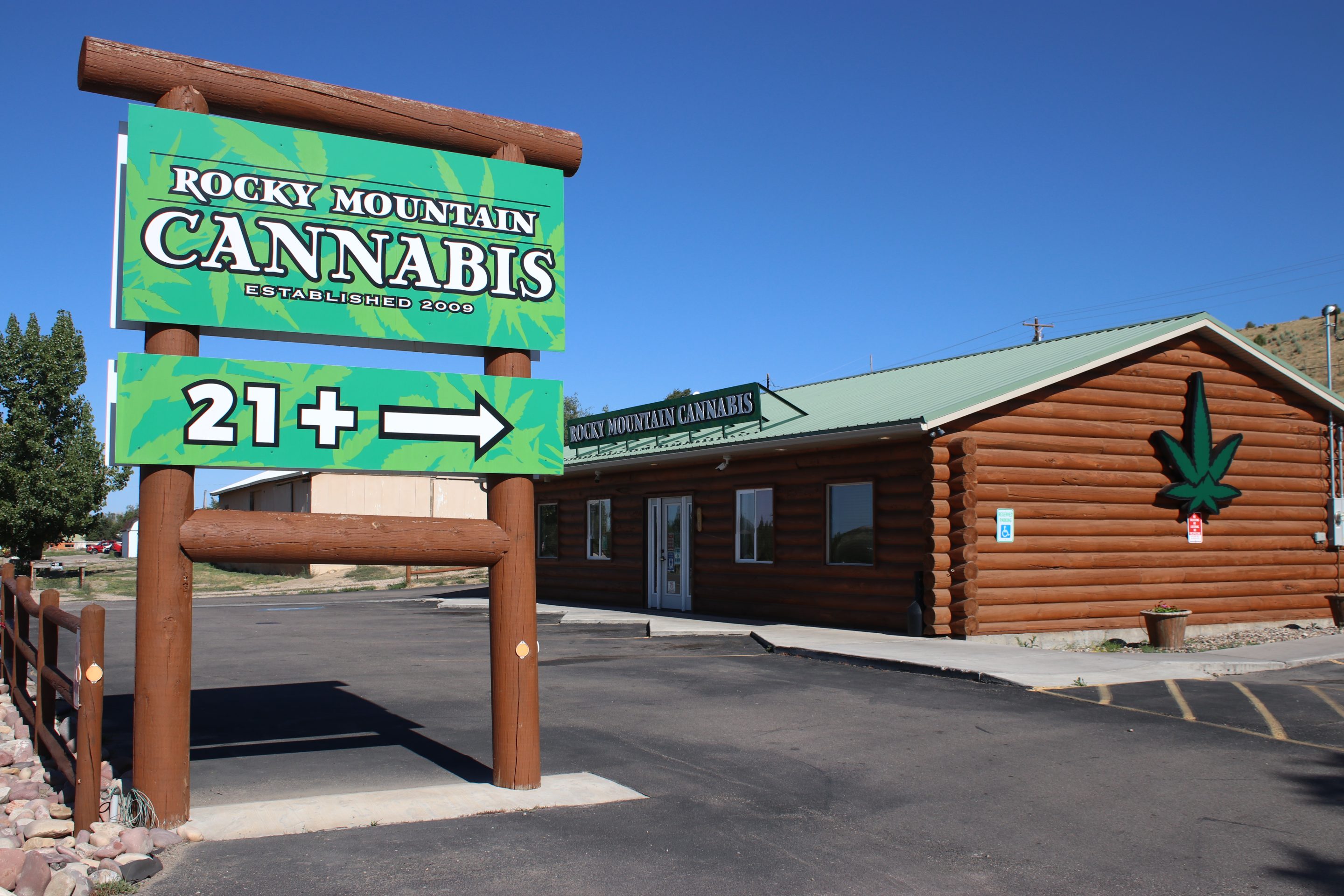 Rocky Mountain Cannabis is one of four retail
marijuana stores in Dinosaur, Colorado, a
town of just 315 people.