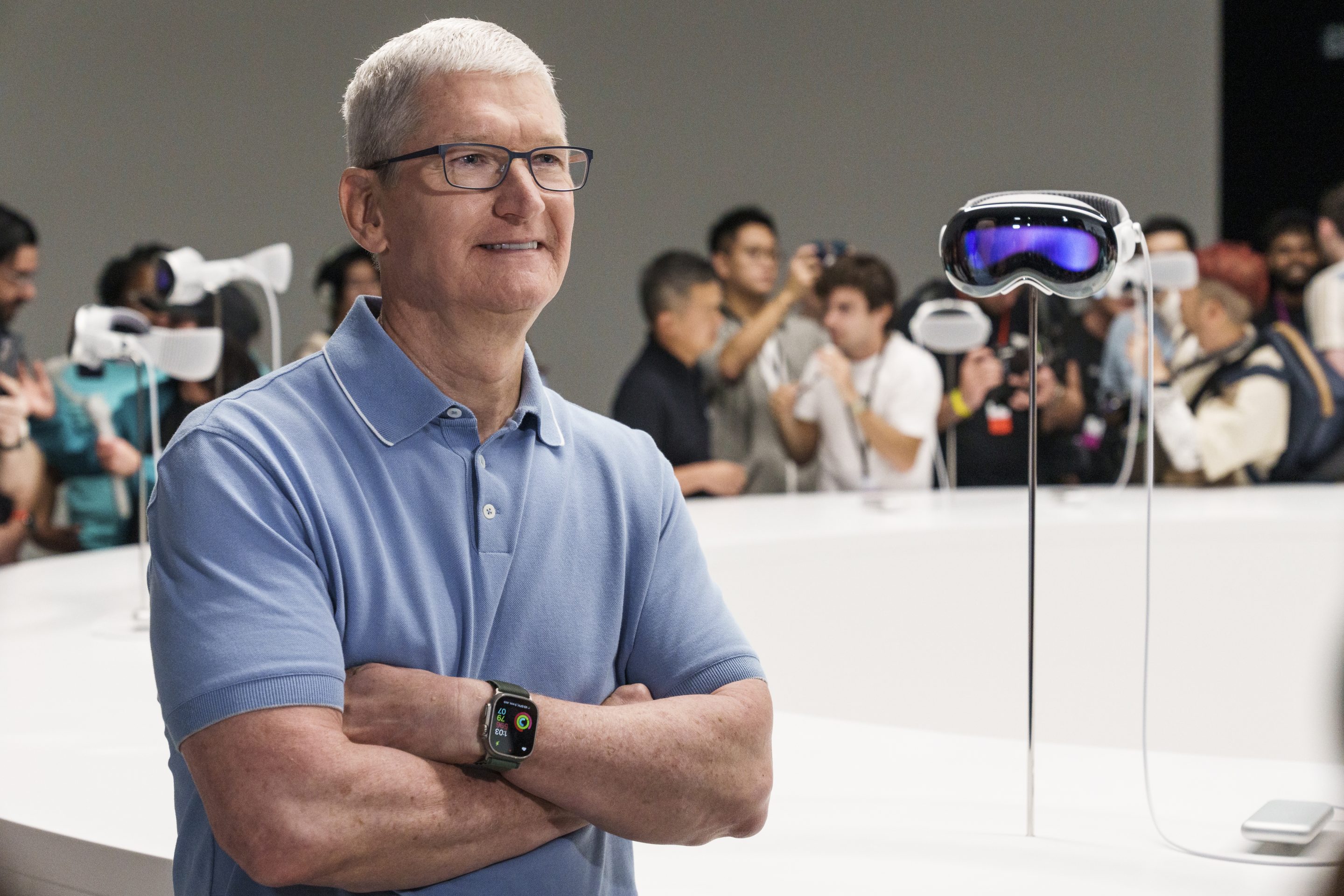 Tim Cook has been extensively using the forthcoming Vision Pro.
