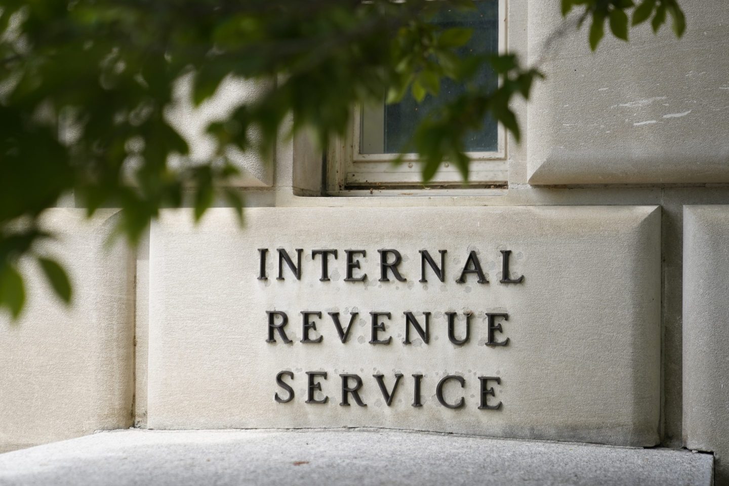 IRS won’t be cracking down on your Venmo and other payment app sales just yet