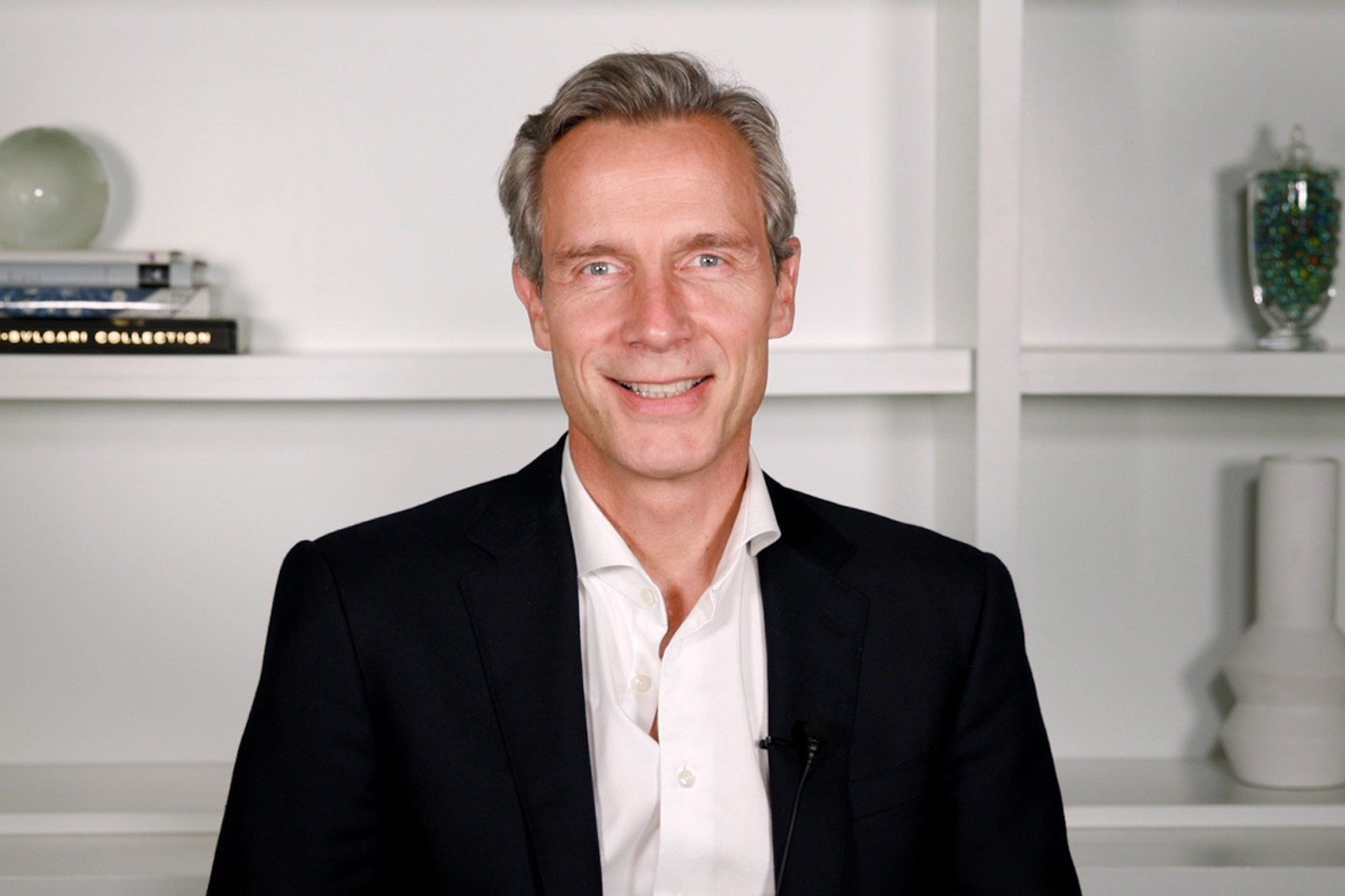 Neiman Marcus’s CEO starts his day with a cup of tea and writes thank you notes every night. Here’s his daily routine