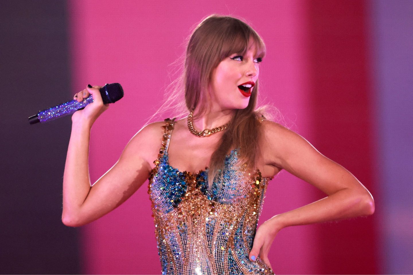 Taylor Swift’s remake of ‘1989’ outsold the original’s first-week numbers—and it’s not even close