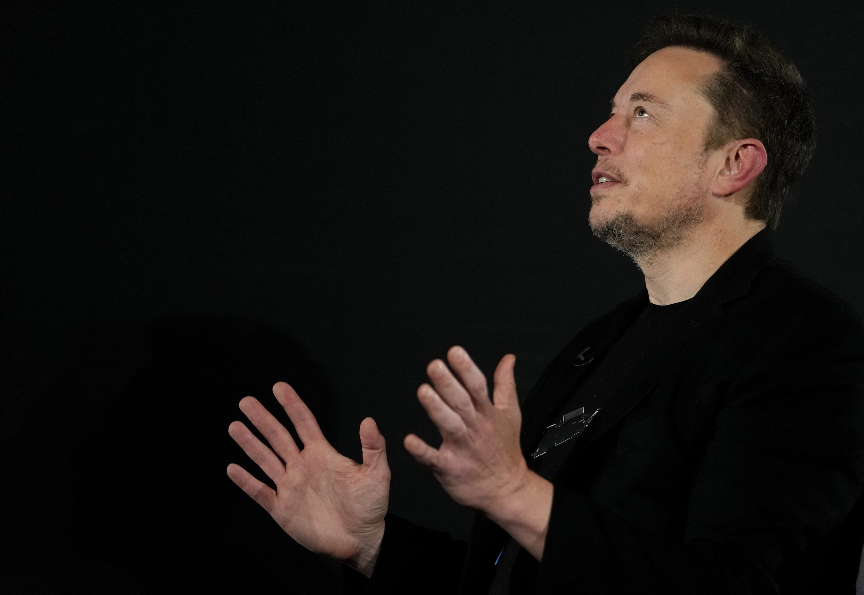 Musk speaks with UK Prime Minister Rishi Sunak on Nov. 2, 2023.