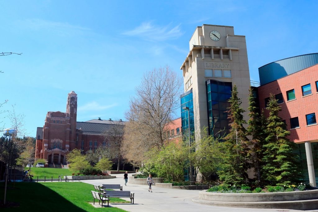 How much can you make with an online master’s degree in computer science?