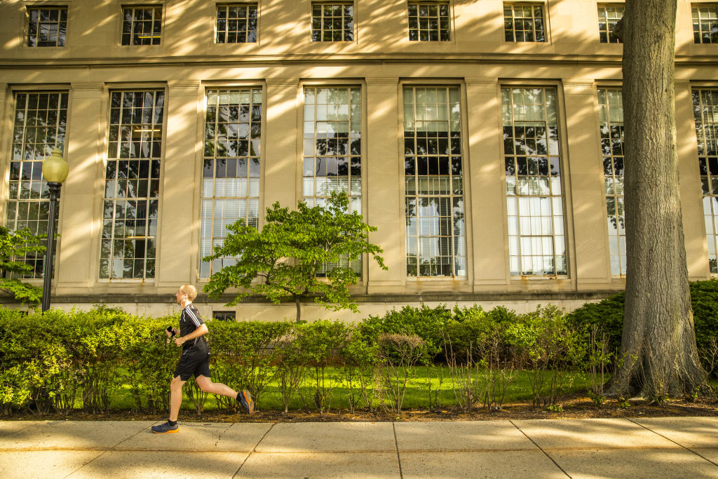 Novel pandemic-related hiring perks for MBA grads? Nothing to write home about