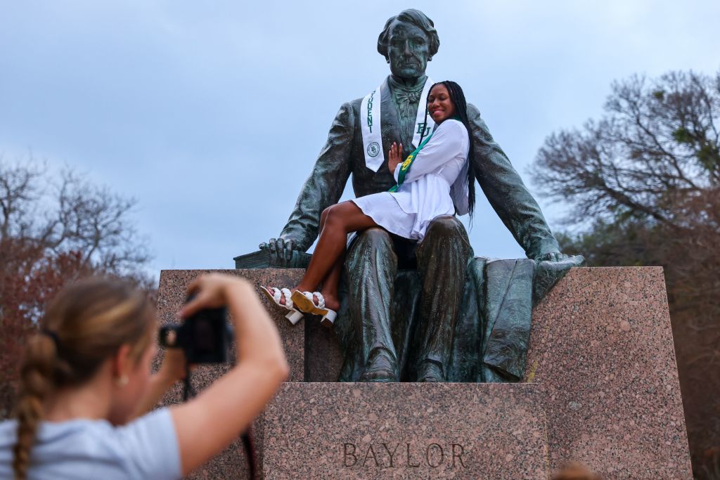 How to pay for a master’s degree in social work