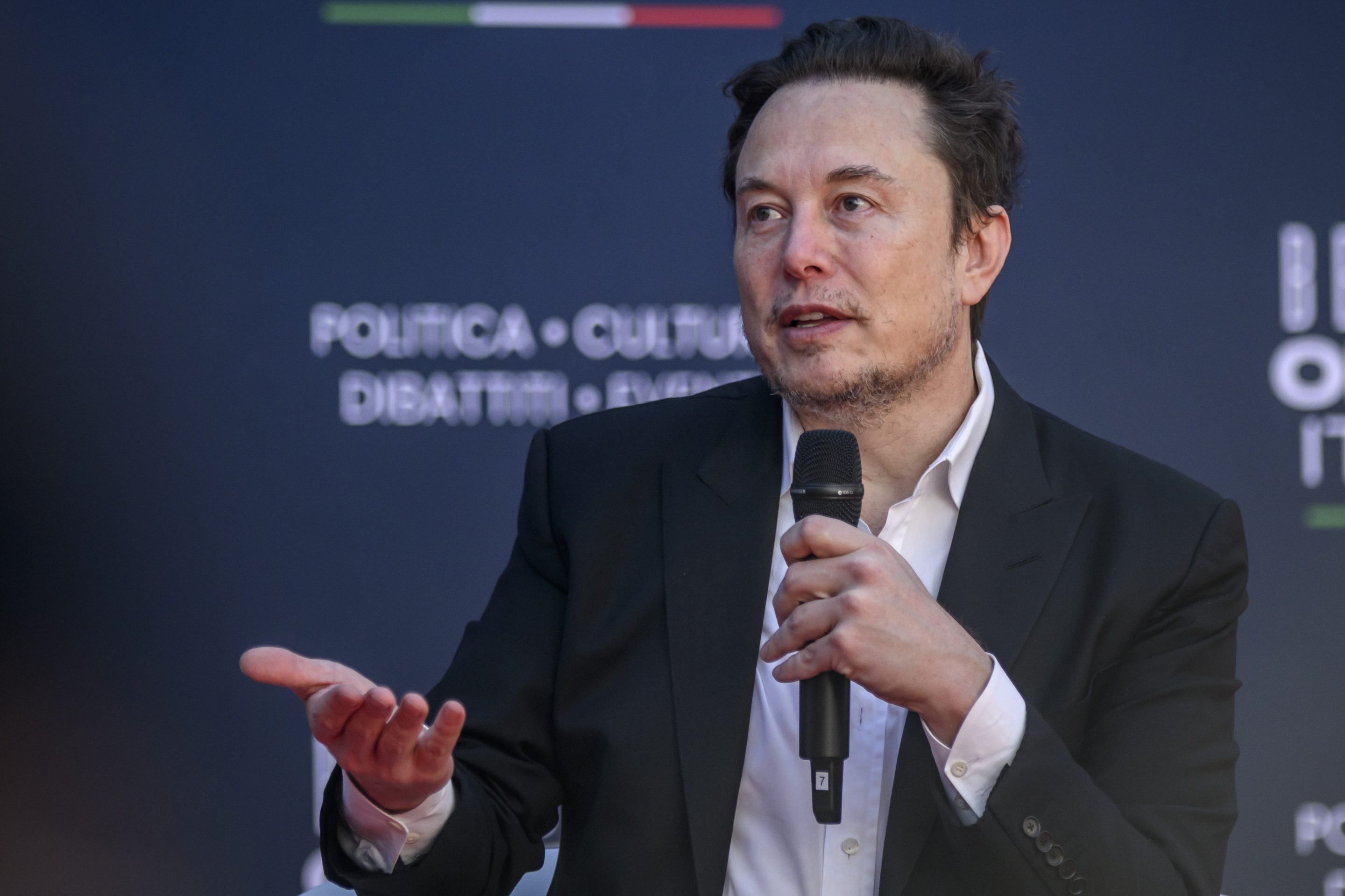 SpaceX Elon Musk is in no rush to spin off Starlink.