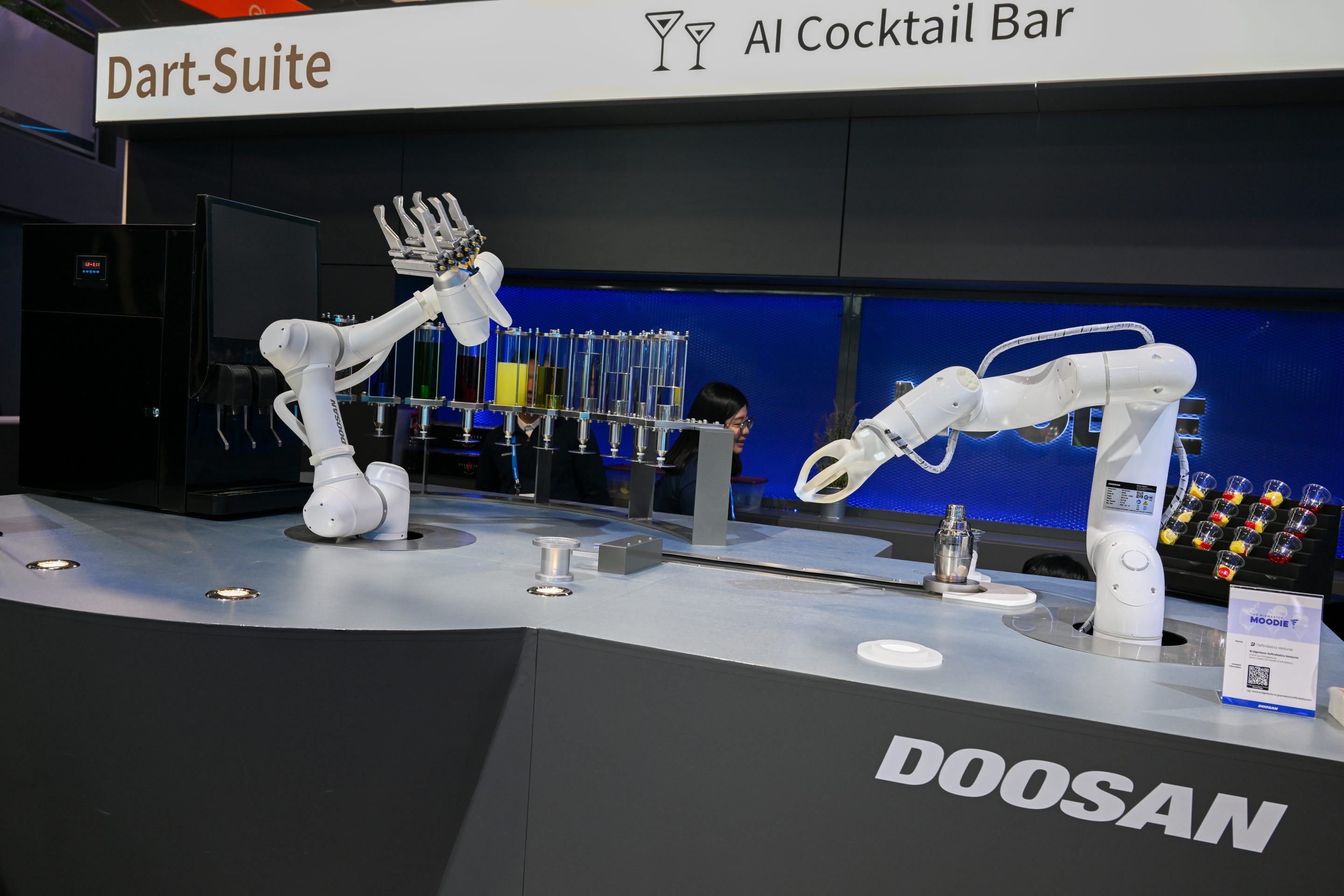 A Doosan cocktail robot at CES 2024. 