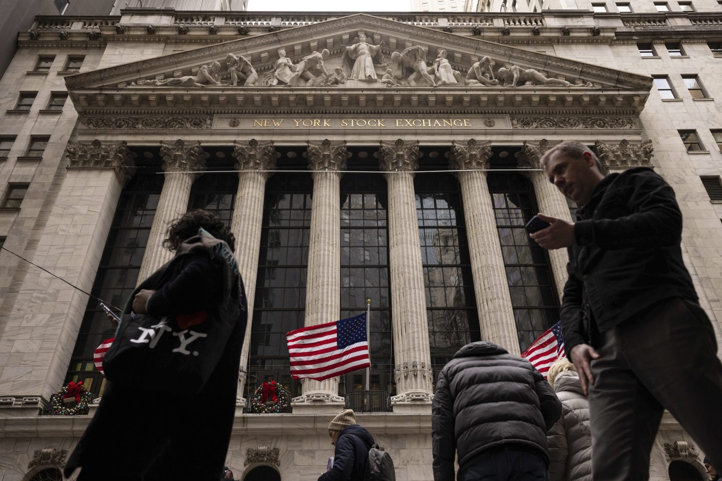 Only 25% of business economists say the U.S. will have a recession this year, but they worry about China-Taiwan conflict and the 2024 elections