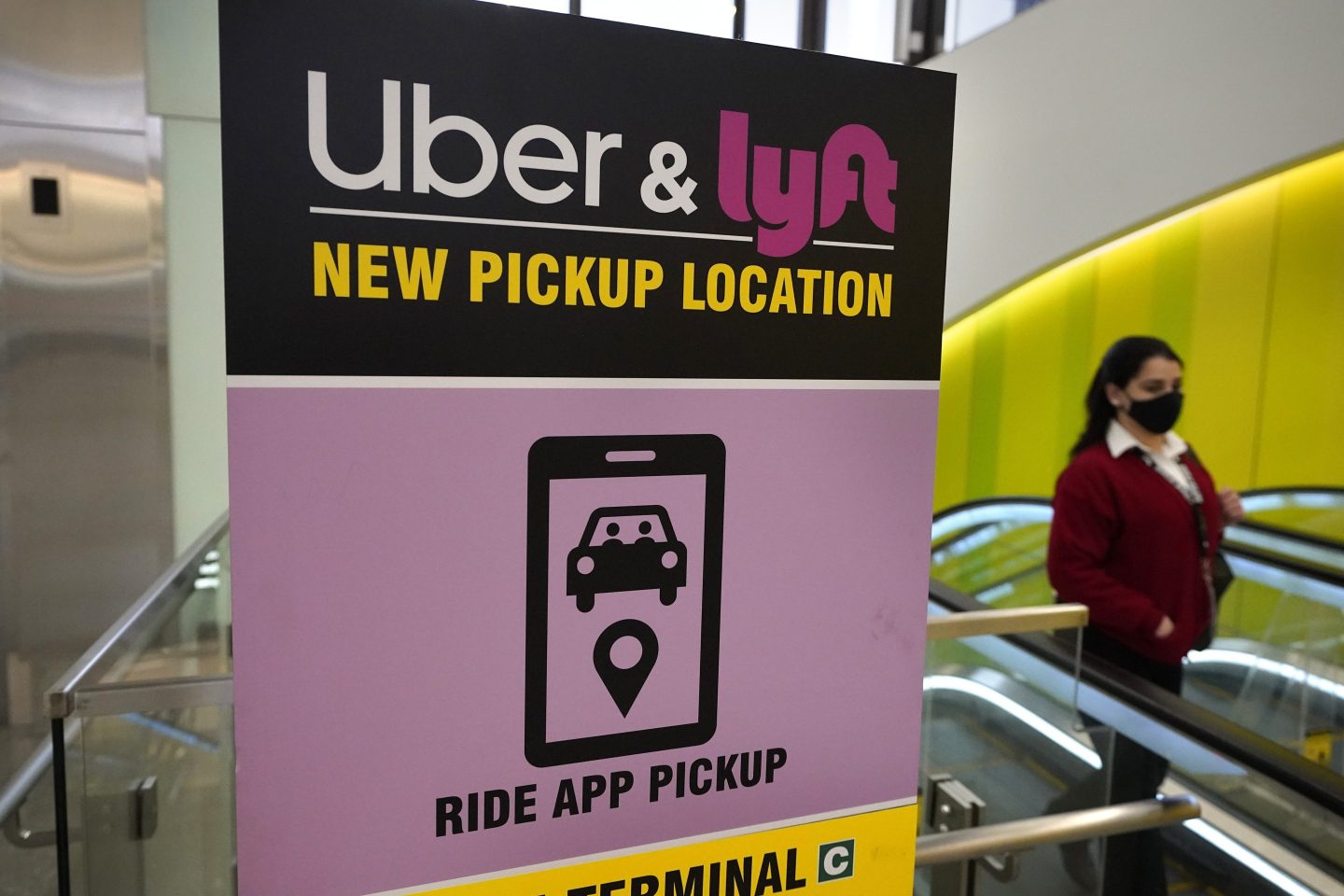 Thousands of U.S. Uber and Lyft drivers set to park their cars and picket at major airports in Valentine’s Day strike