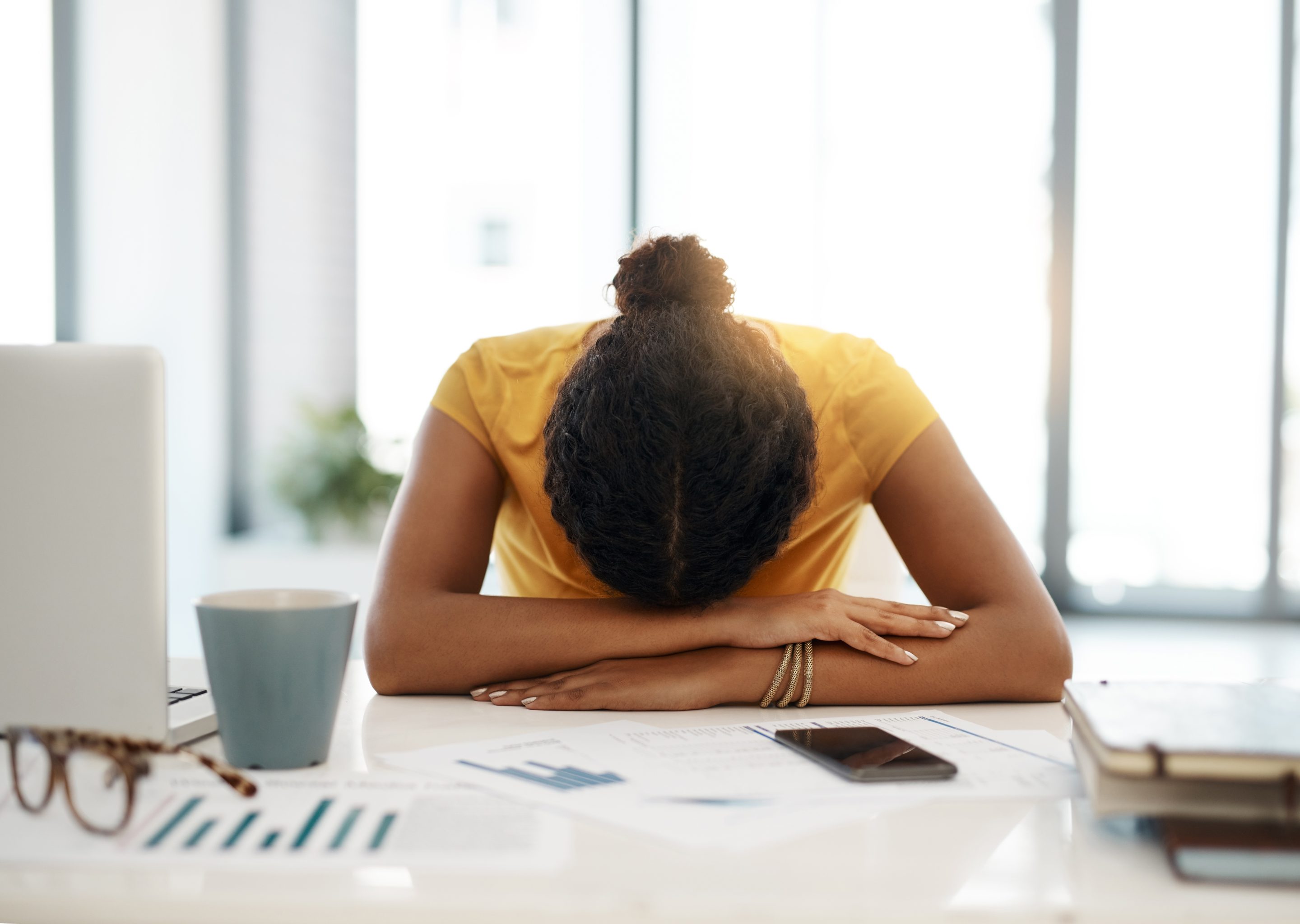 Women are nearly twice as likely (31%) as men (17%) to rarely or never feel well-rested and report sleep deprivation more frequently.