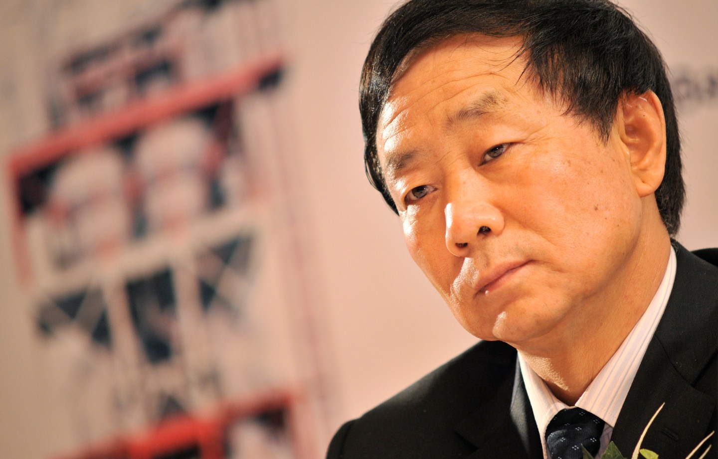 Chinese cement company’s shares mysteriously lose 99% of their value in just 15 minutes