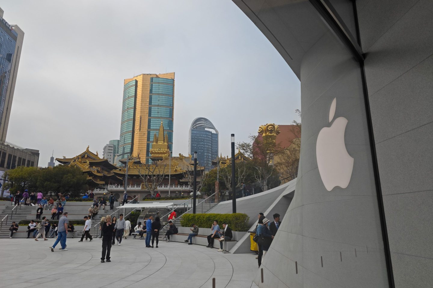 Apple removes Meta-owned WhatsApp and Threads from its China app store after Beijing deemed them national security risks