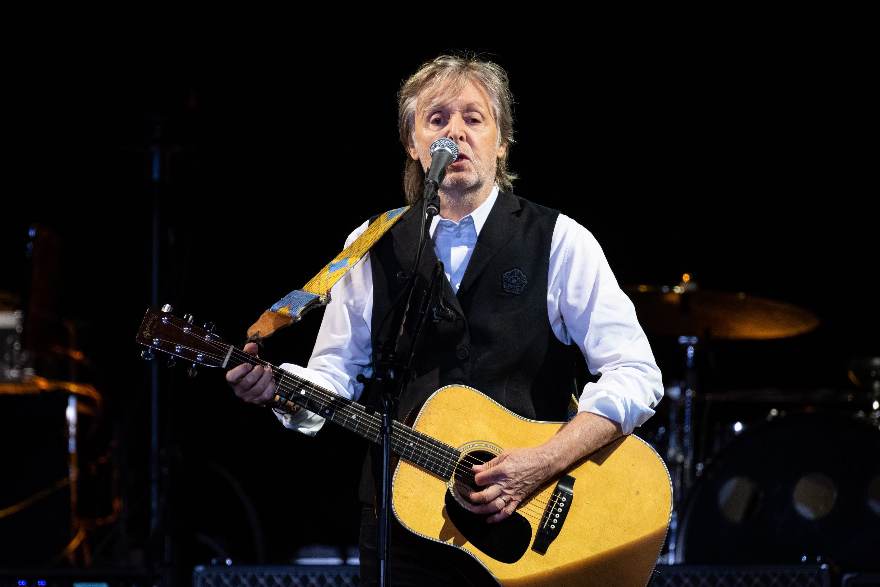 Paul McCartney might not care too much for money, but he’s got plenty of it. 