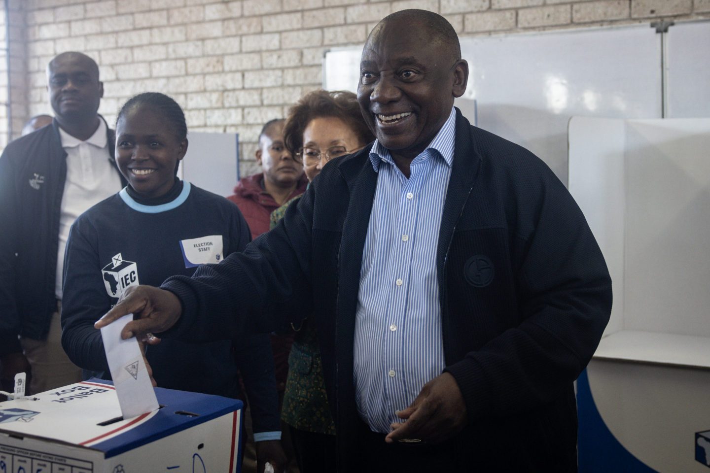 Cyril Ramaphosa casts ballot