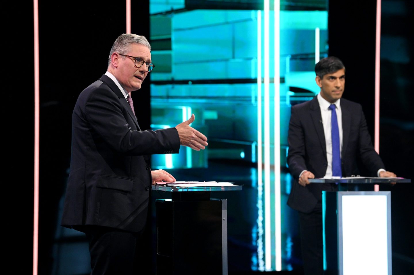 KEIR STARMER AND RISHI SUNAK ON A PODIUM
