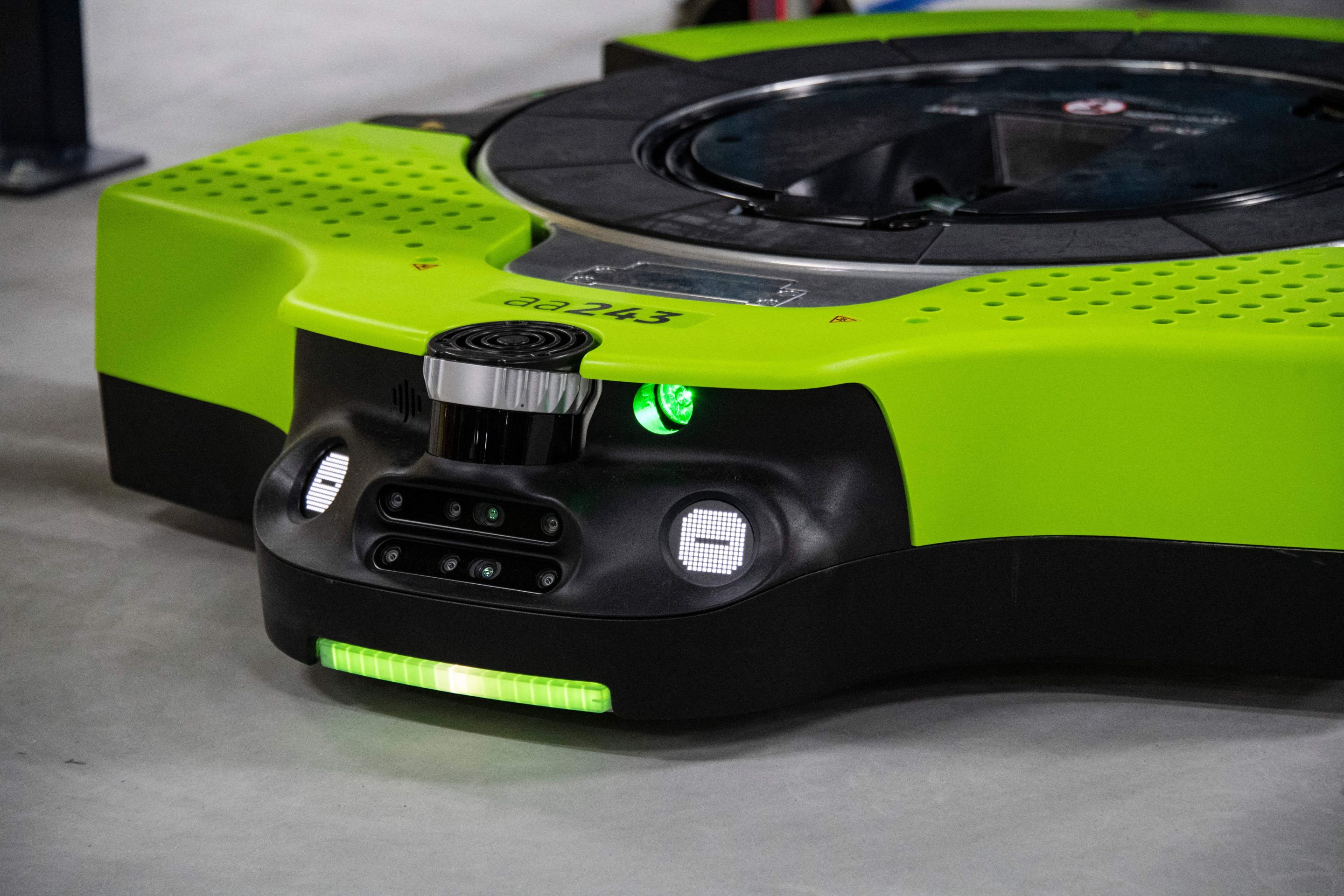An Amazon "proteus" robot.