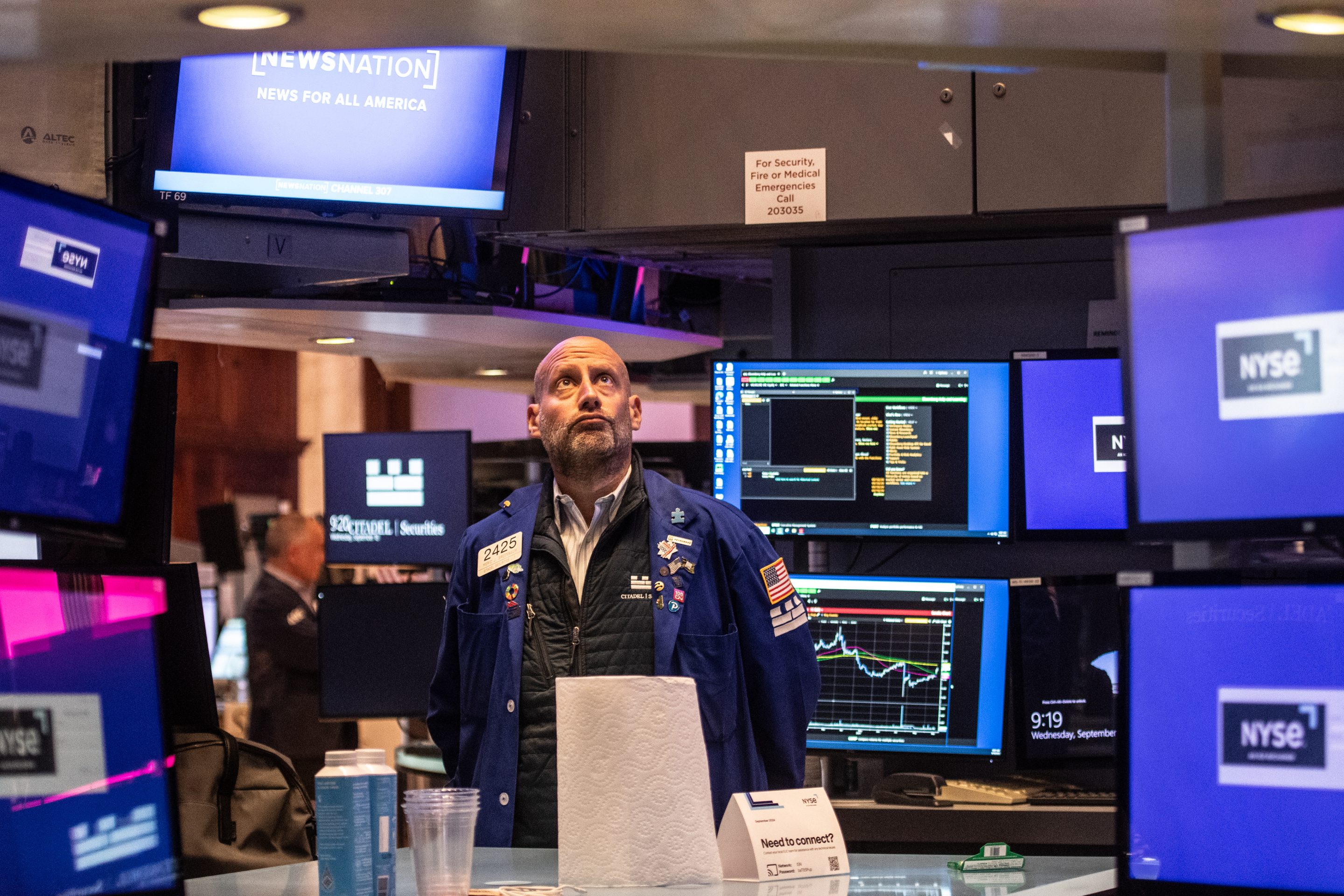 Investors are "passively allowing risk to accumulate," JPMorgan Asset Management’s chief global strategist David Kelly told Business Insider.