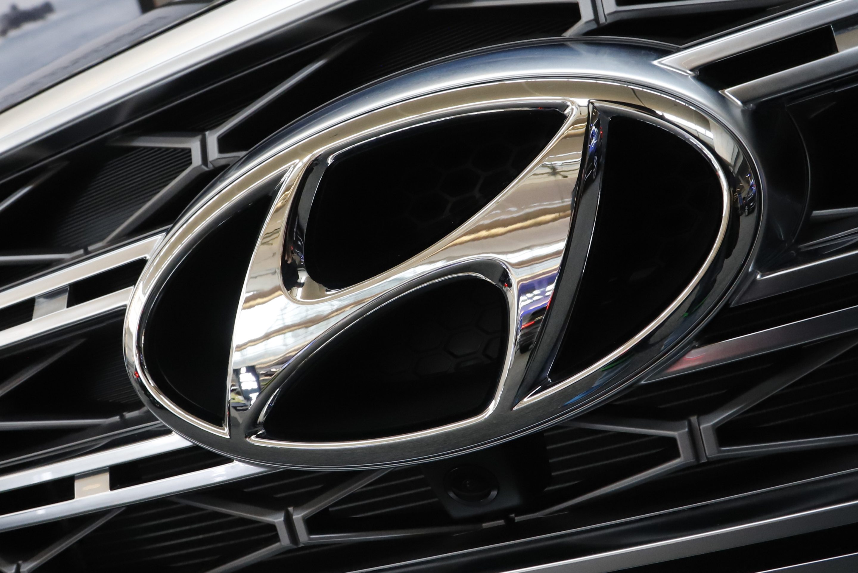 The front grill of a 2020 Hyundai Palisade