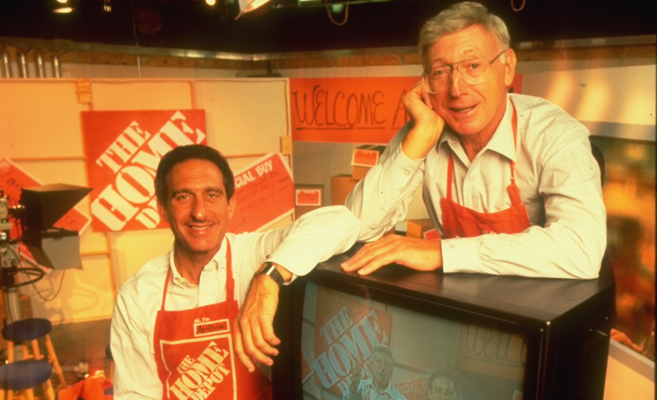 Home Depot honchos CEO Bernard Marcus (L) & Pres. Arthur Blank (R)