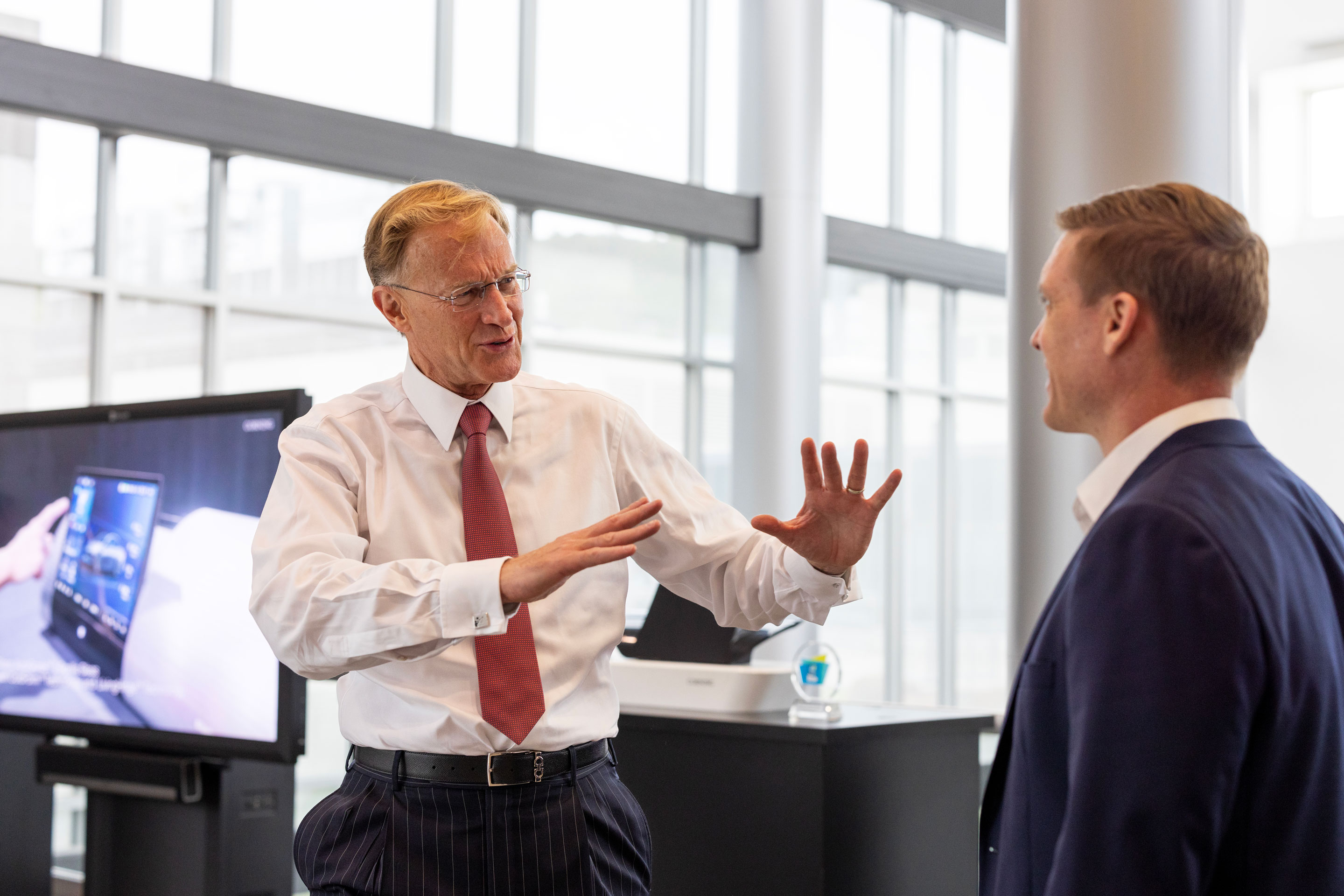 Corning Chairman and CEO Wendell Weeks works closely on innovation and technical problems across the company’s portfolio, spending about 40 percent of his time working on small teams aimed at new product innovation.