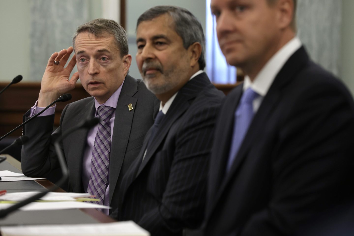 A month before Intel CEO’s surprise exit, former board members warned that the iconic chipmaker had only one option to save itself