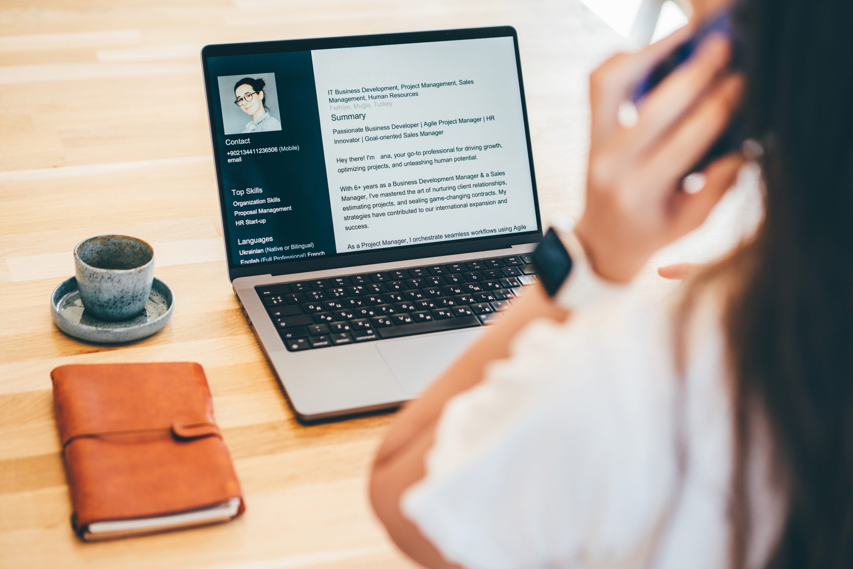 HR professionals warn that the "white font" resume hack isn't all that effective.