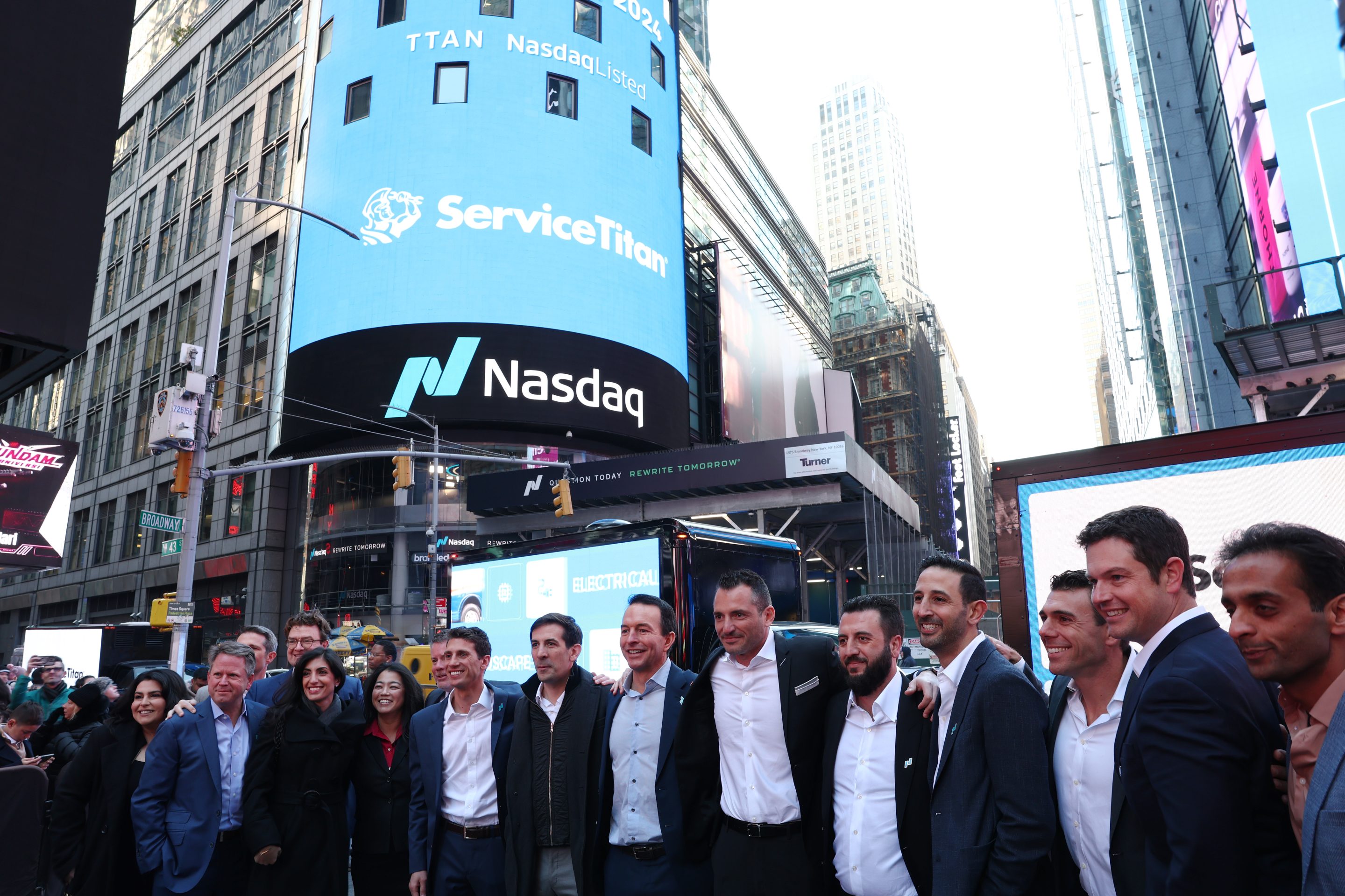 Ara Mahdessian and Vahe Kuzoyan, ServiceTitan cofounders and CEO and president respectively, with executives after ringing the opening bell.