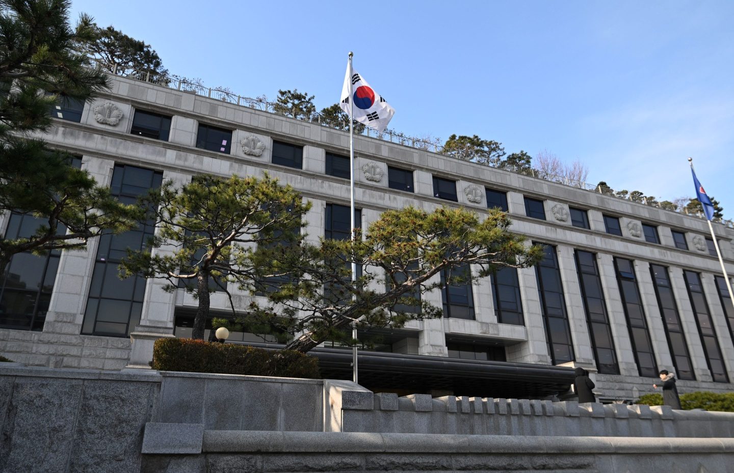 South Korea’s impeached president refuses to talk to investigators as Constitutional Court starts proceedings