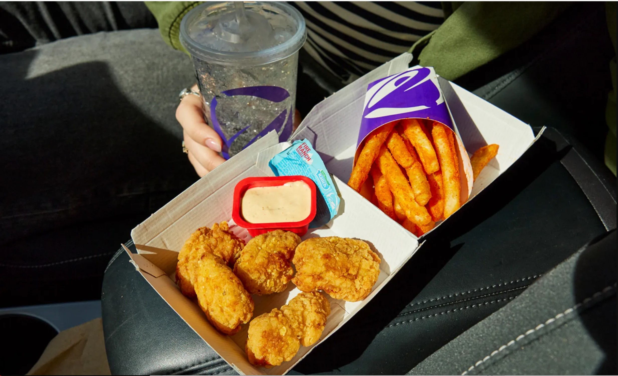 Taco Bell is putting chicken nuggets on the menu for a limited time.
